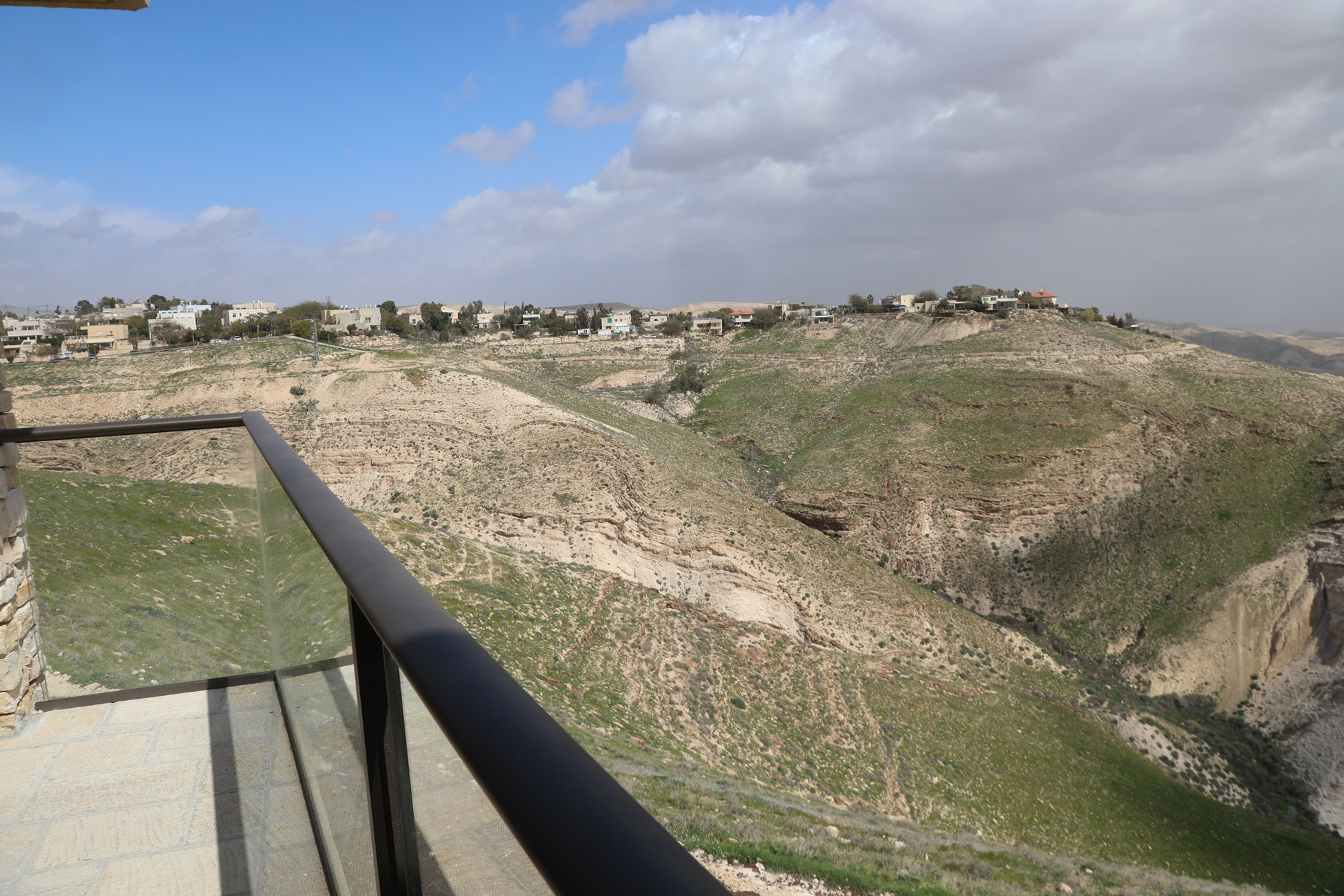 מרפסת פרטית עם נוף עוצר נשימה