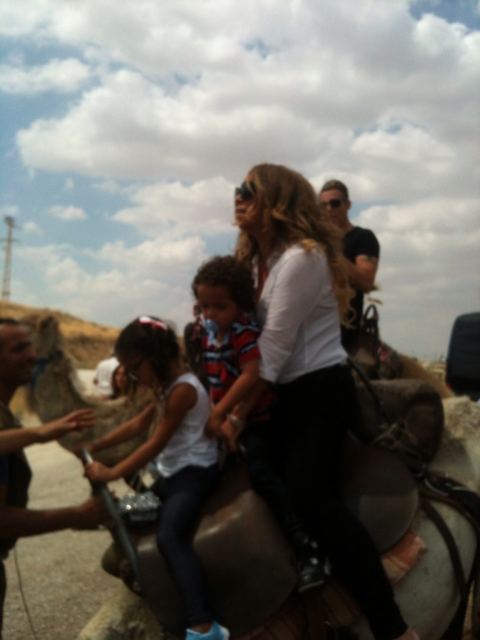 הזמרת מריה קארי בביקור בארץ בראשית